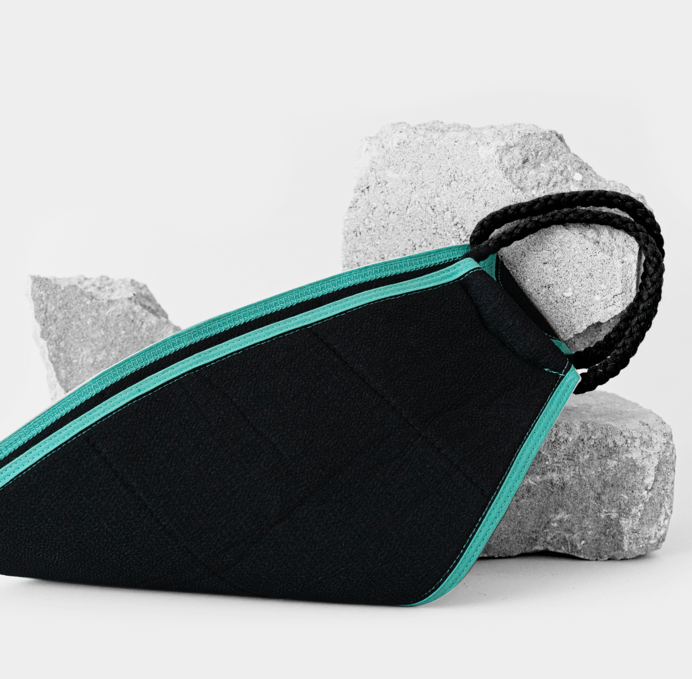 Back scrubber by Dermasuri provides deep exfoliation, helping to eliminate rough patches and reveal smooth and radiant skin.